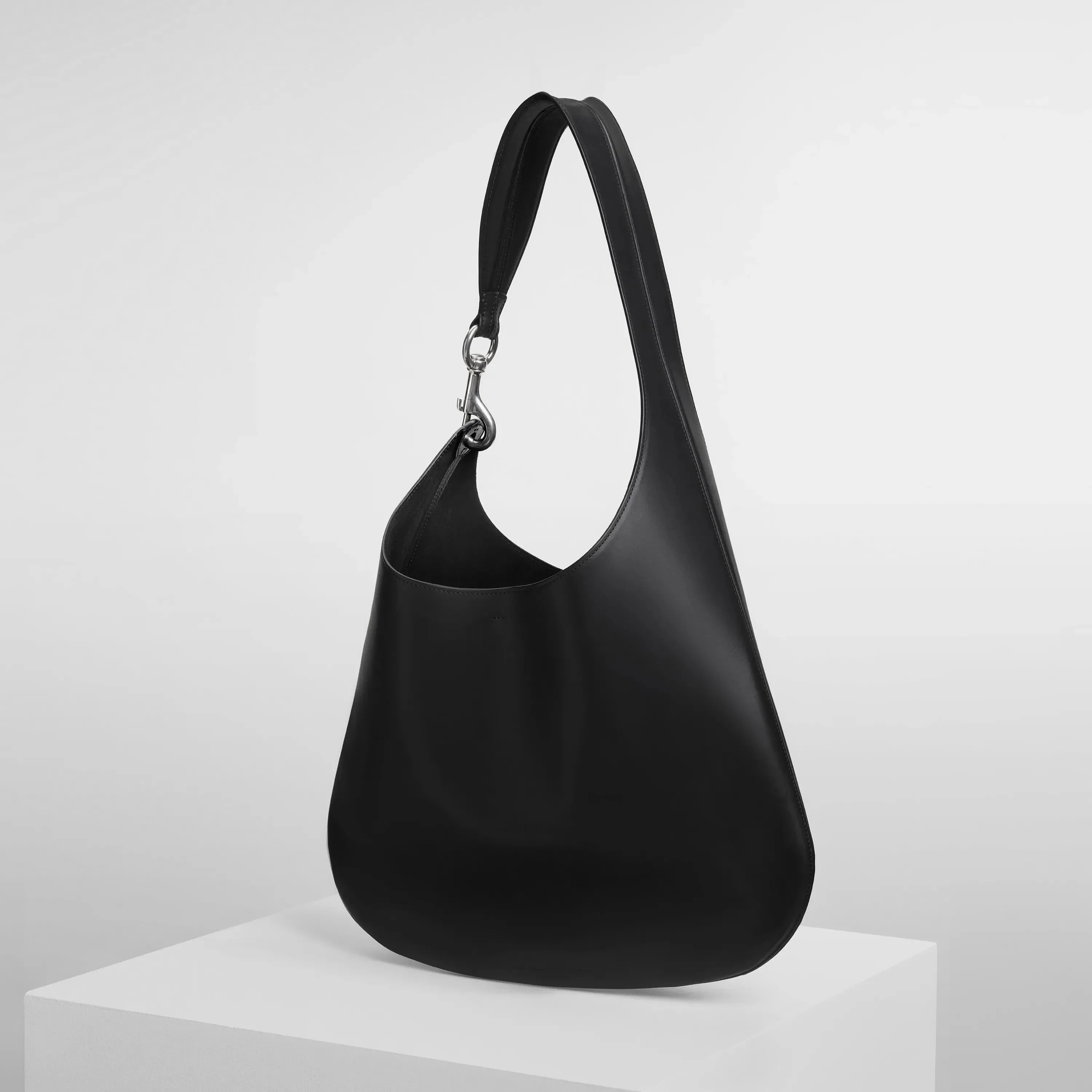 BEAN BAG | black leather with silver