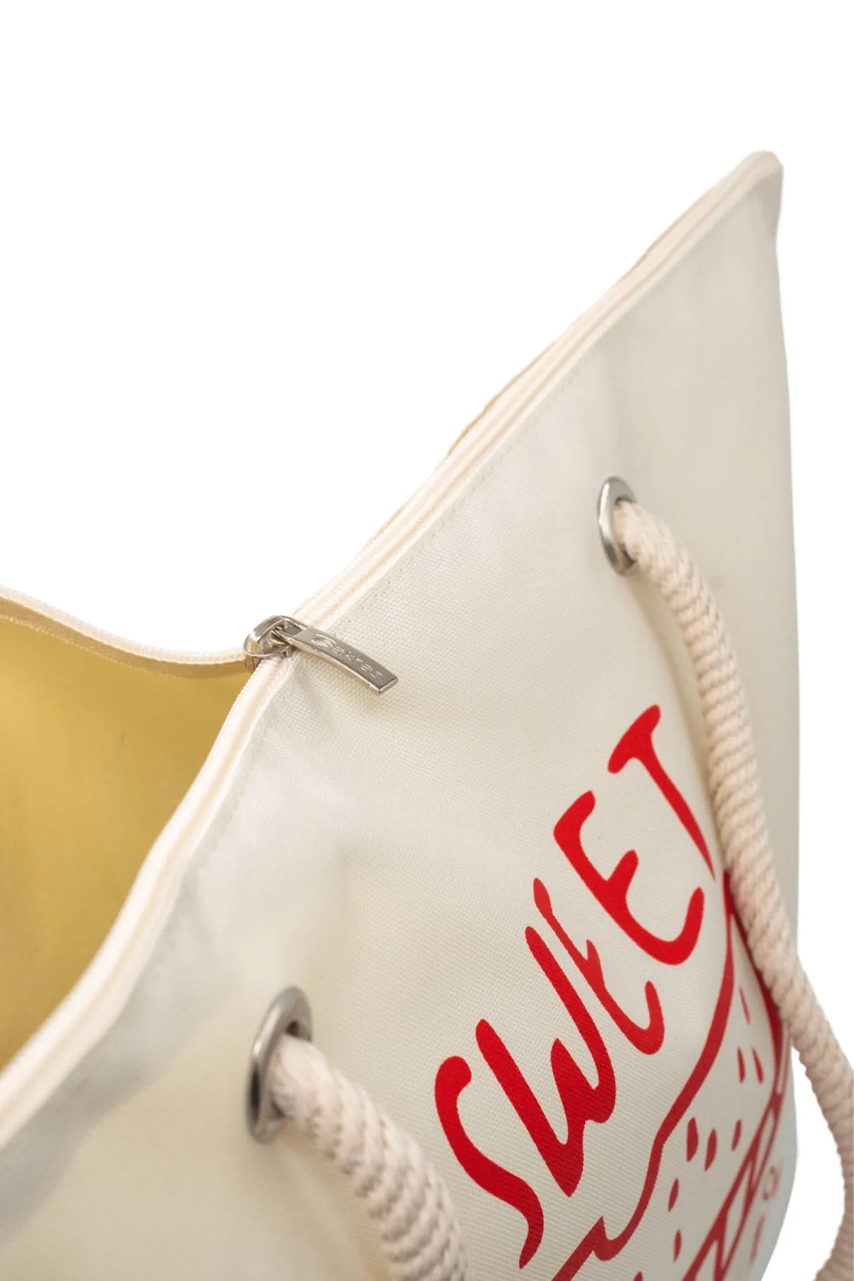 Zippered cream beach bag and red beach bag organizer double suit